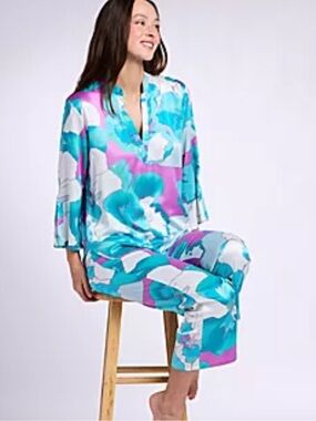 Natori Floria Printed Satin Mandarin Pajamas set in Blue